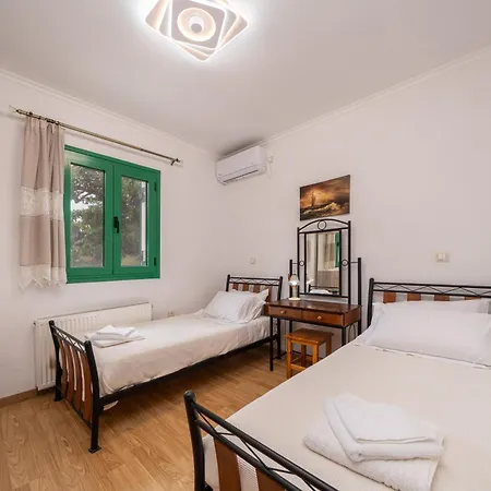 بيت خشبي Lori *