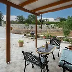 بيت خشبي Lori